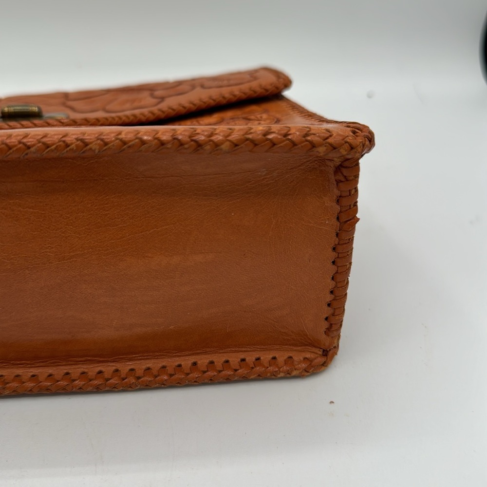 Hand tooled leather handbag. - Picture 8 of 9